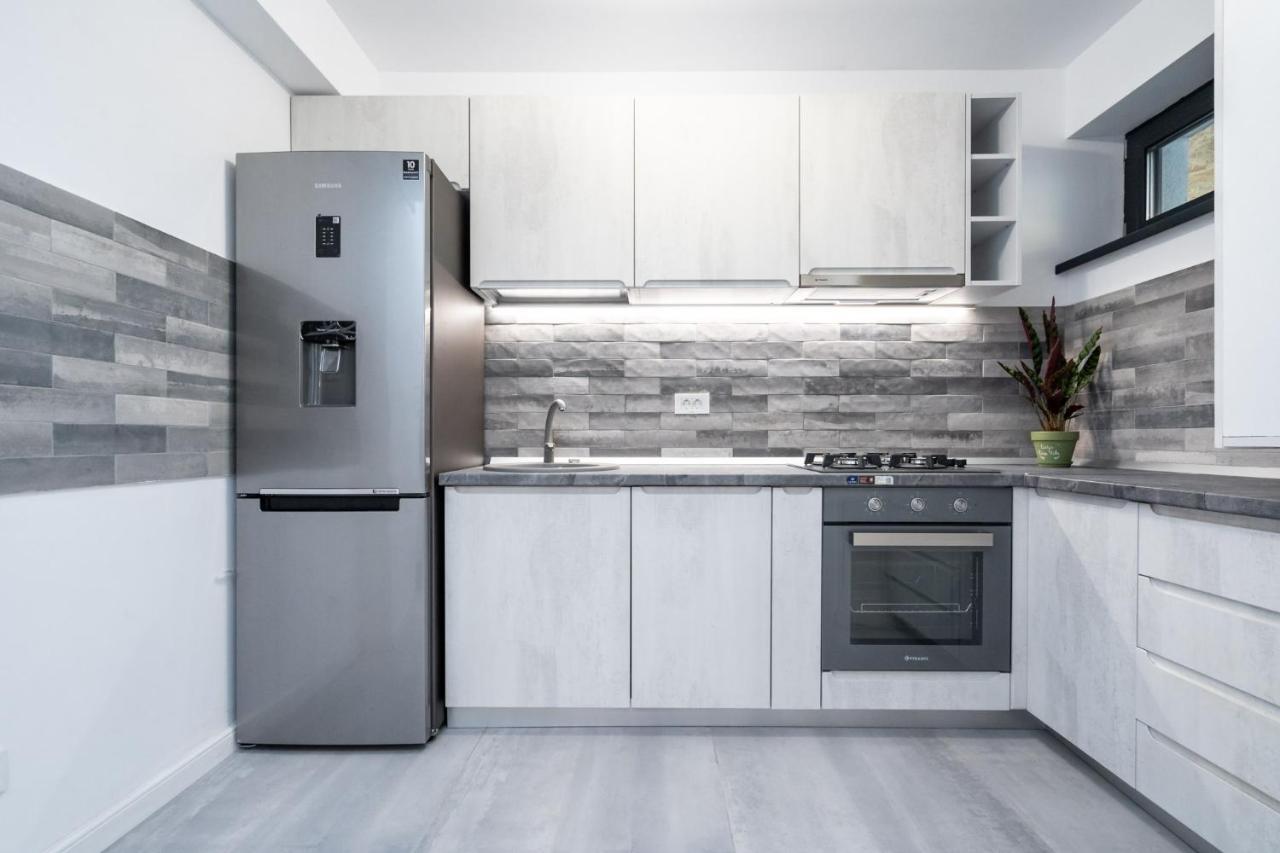 Central Apartment Diamond 布加勒斯特 外观 照片